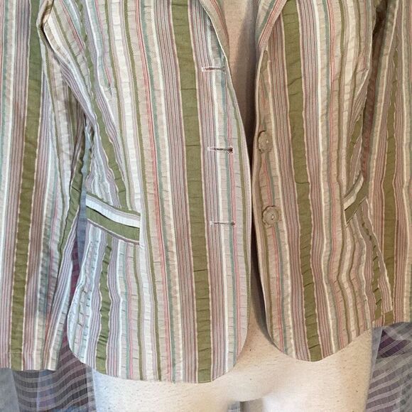 NWT CAbi Women’s 8 Seersucker Striped Long Sleeve 3 Button Blazer Jacket - Picture 4 of 9